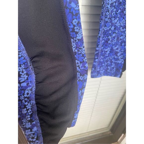 Athleta Cropped Leggings purple/ Black Floral M Yoga Sports Gym Running - Picture 11 of 11